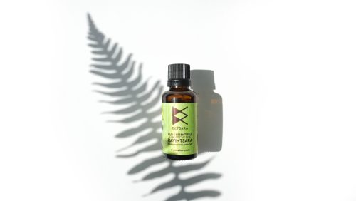 Essential oil Ravintsara - 30 ml certified organic by Ecocert FR-BIO-01