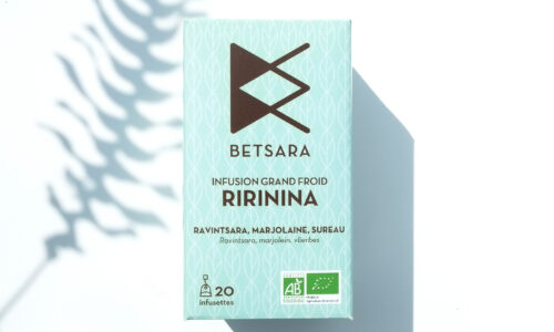 Infusion Ririnina à base de feuilles de ravintsara, marjolaine, sureau