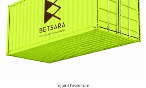 Conteneur vert aux couleurs de BETSARA, le spécialiste du ravintsara, pour le cargo à voile Miaraka de Windcoop